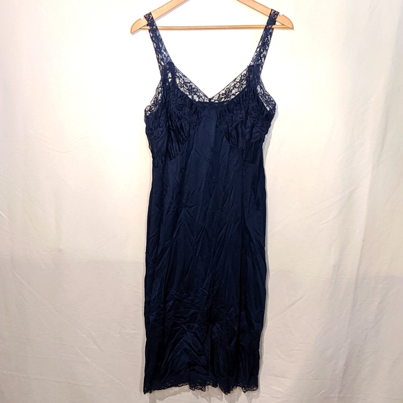 Vintage navy slip with lace details - Picture 2 of 4
